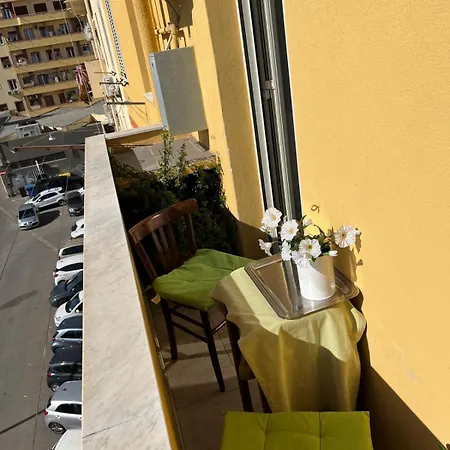 Sunny House, Piazza Repubblica Lägenhet *