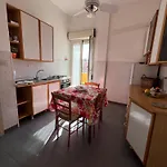 Sunny House, Piazza Repubblica Apartmán *