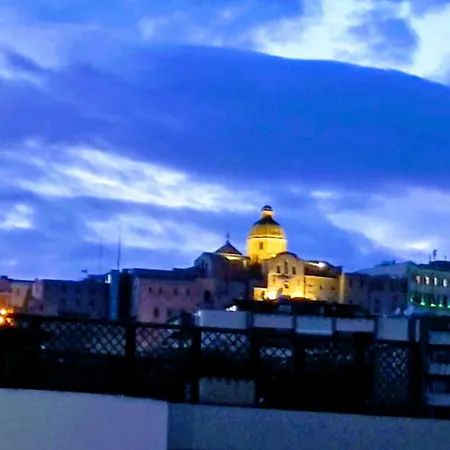 Sunny House, Piazza Repubblica * Cagliari